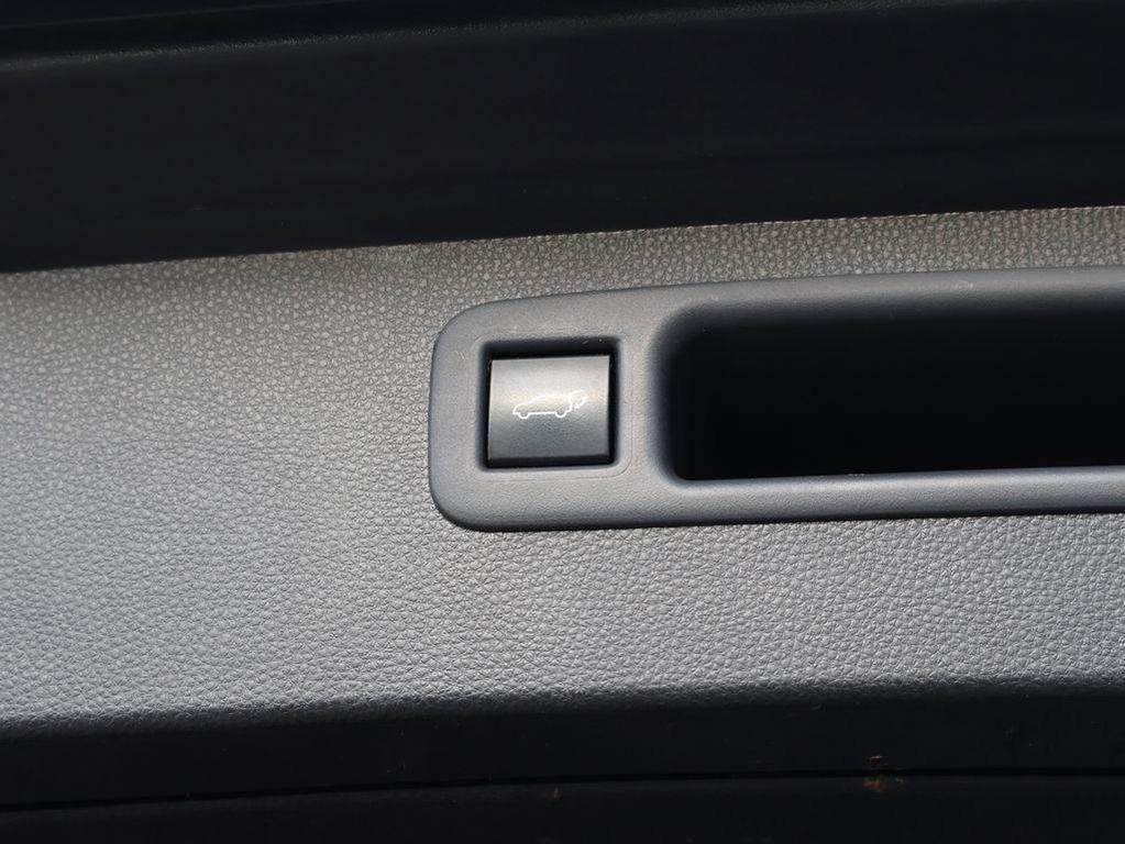 used 2020 Toyota Highlander car, priced at $24,993