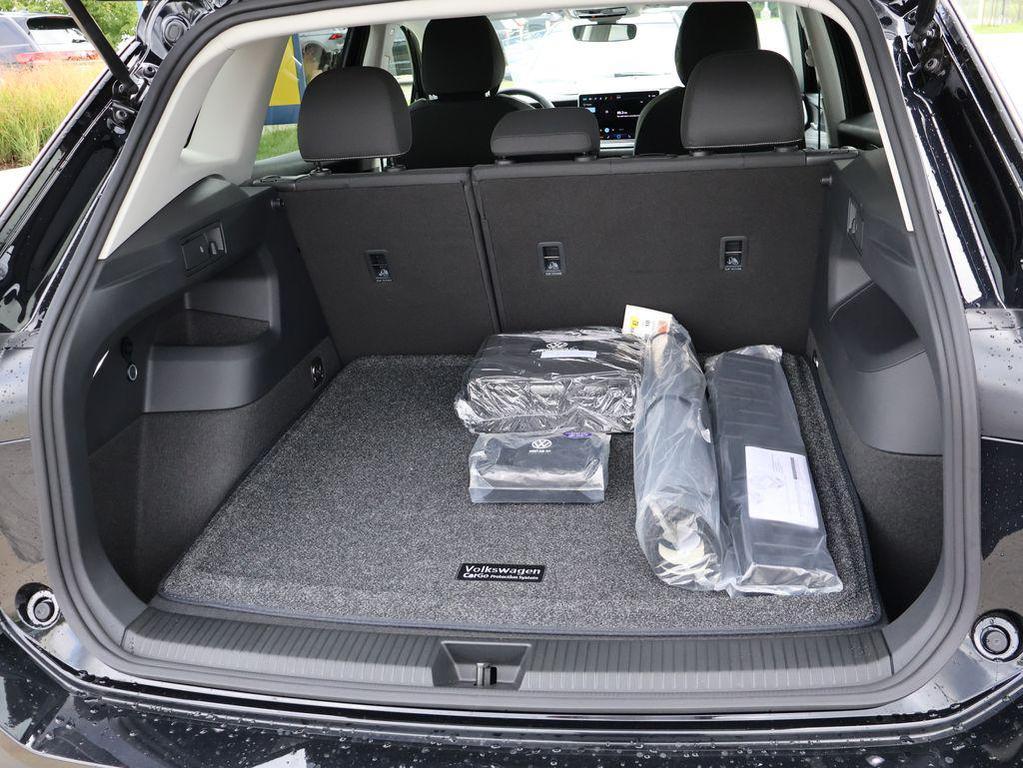 new 2025 Volkswagen Tiguan car, priced at $32,693