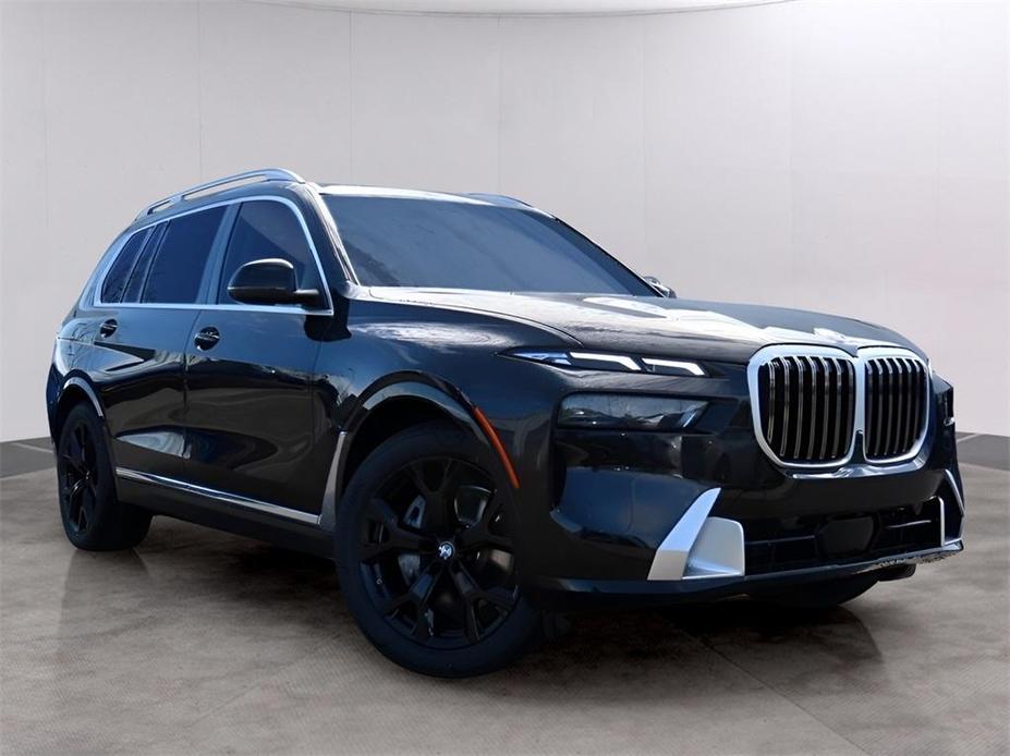 new 2025 BMW X7 car, priced at $89,605