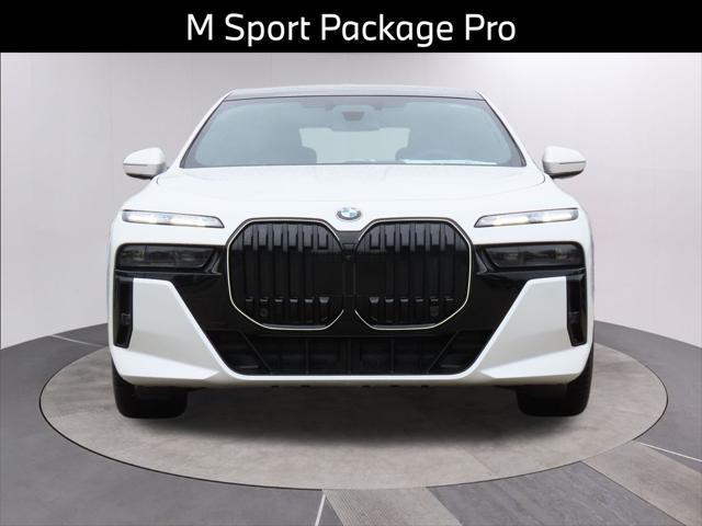 new 2025 BMW 760 car, priced at $149,770