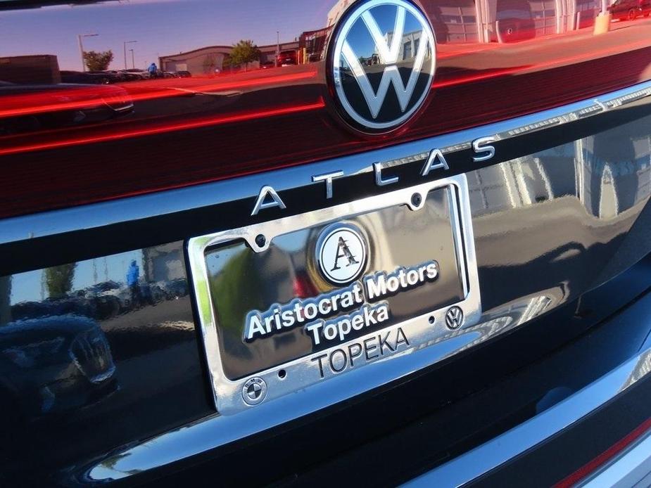 new 2024 Volkswagen Atlas car, priced at $50,136