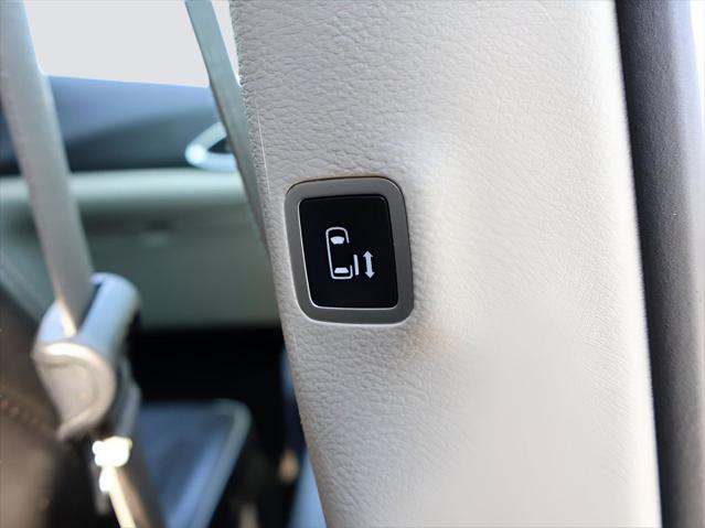 used 2023 Chrysler Pacifica car, priced at $28,925