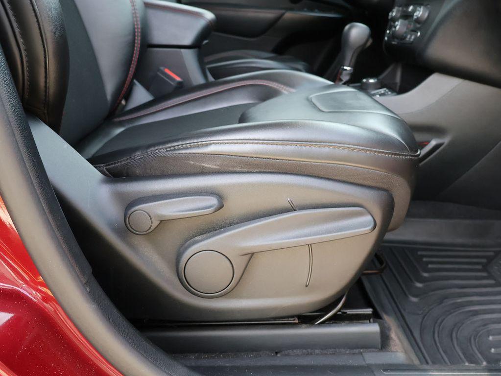 used 2020 Jeep Cherokee car, priced at $21,633