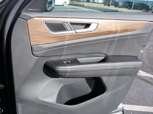 new 2025 Volkswagen Atlas car, priced at $47,445