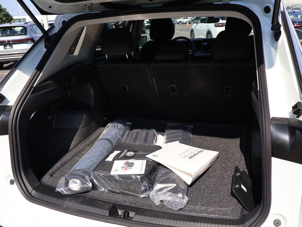 new 2025 Volkswagen Tiguan car, priced at $31,499
