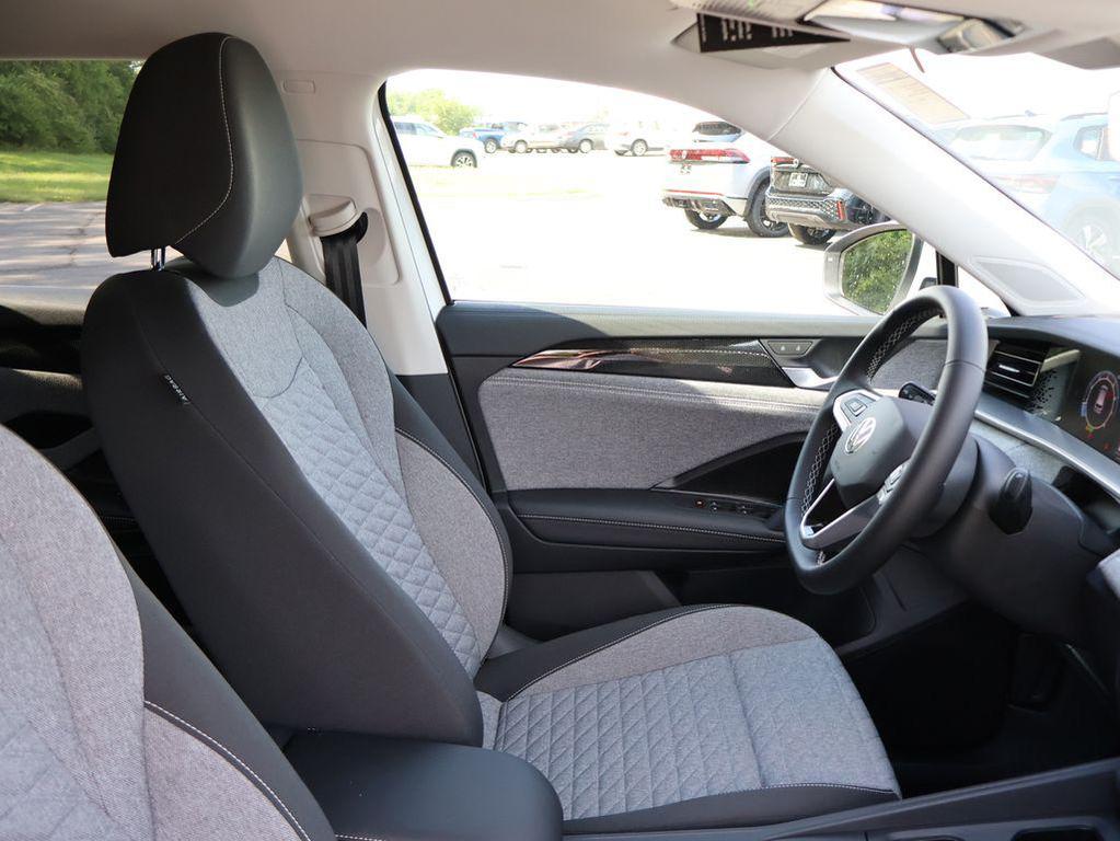 new 2025 Volkswagen Tiguan car, priced at $31,499