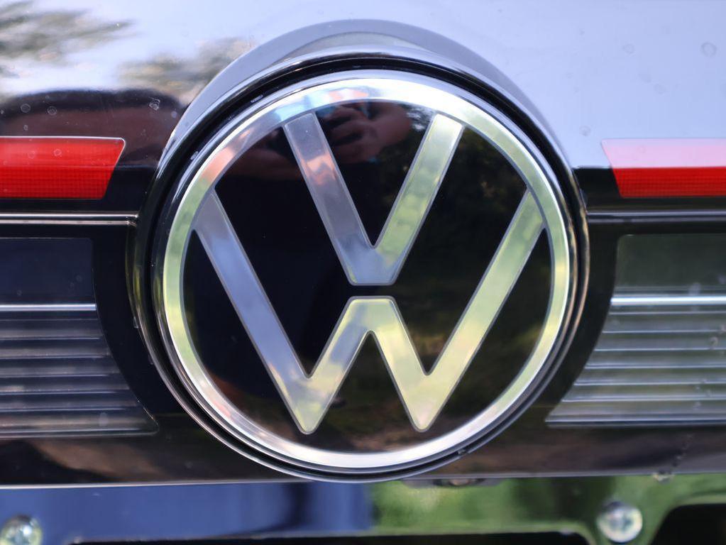 new 2025 Volkswagen Taos car, priced at $28,290