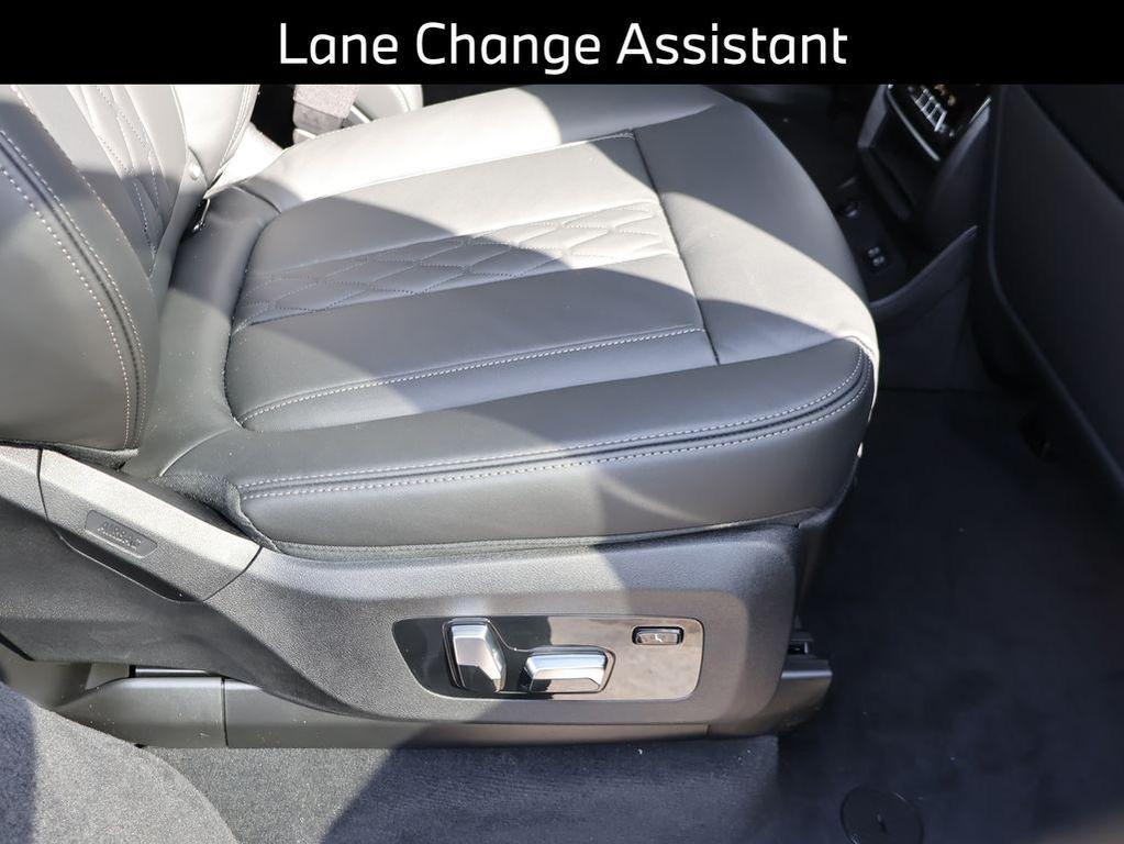 new 2026 BMW X7 car, priced at $127,155