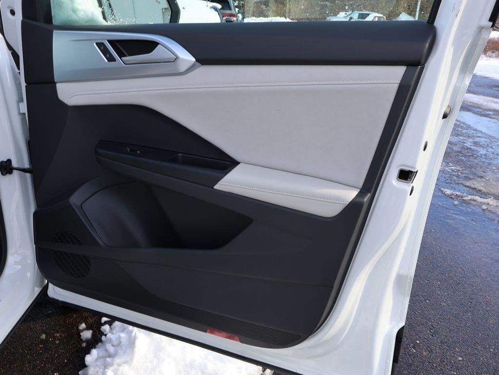 new 2026 Volkswagen Taos car, priced at $33,351