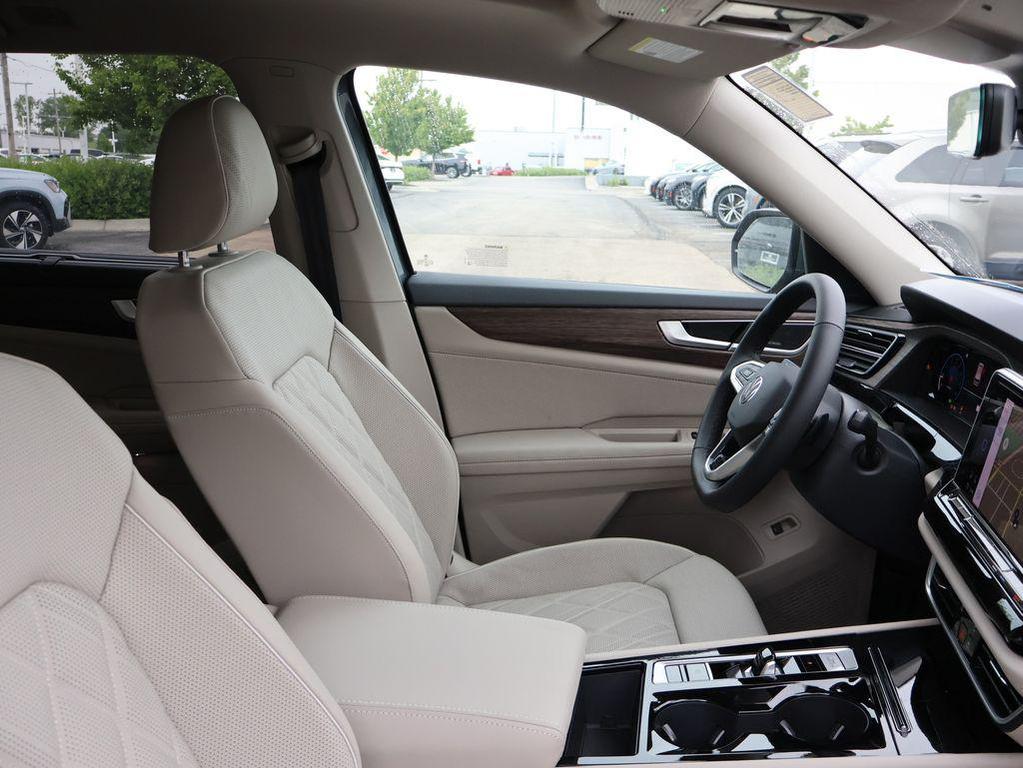 new 2025 Volkswagen Atlas car, priced at $54,509