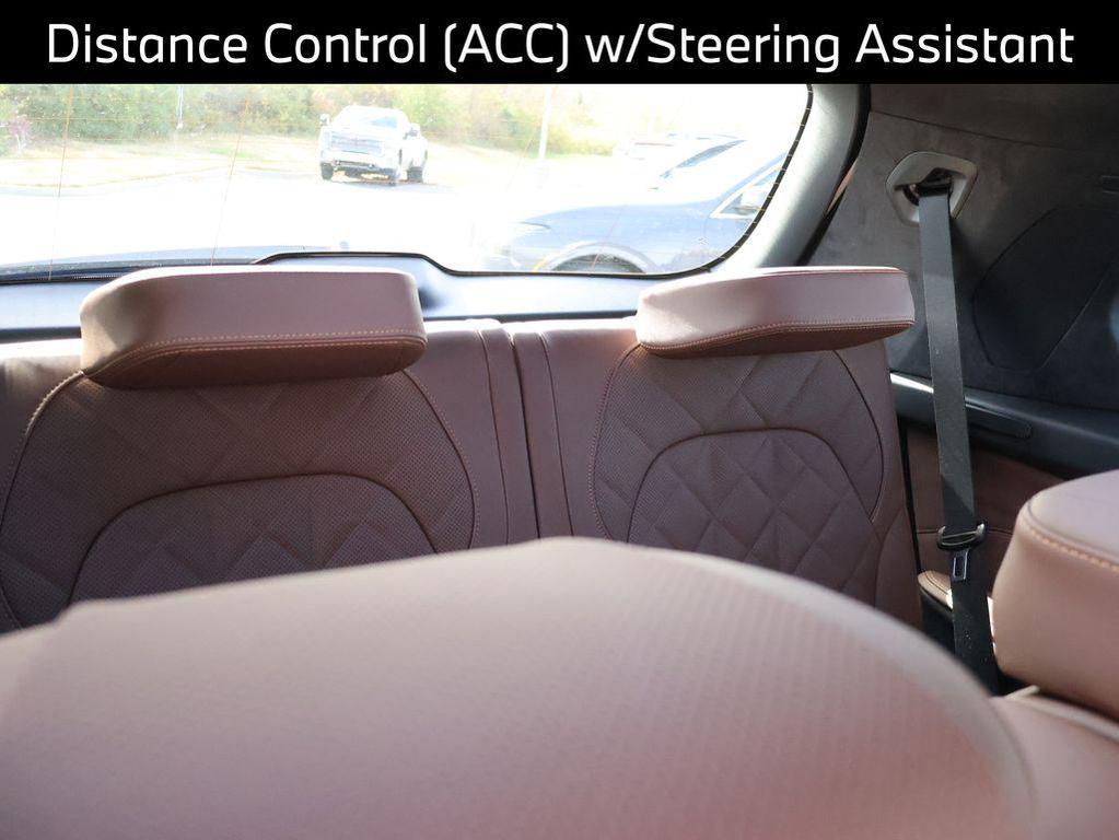 new 2026 BMW X7 car, priced at $100,735