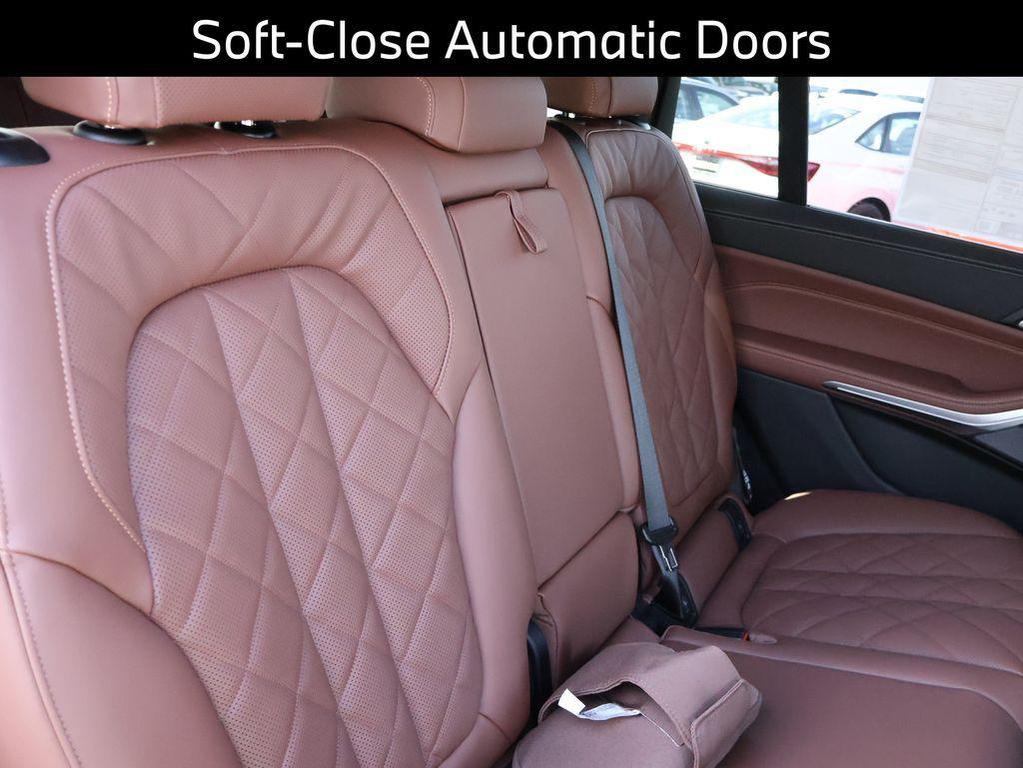 new 2026 BMW X7 car, priced at $100,735