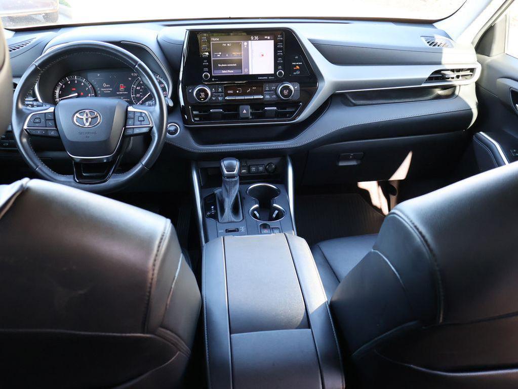 used 2021 Toyota Highlander car, priced at $29,992