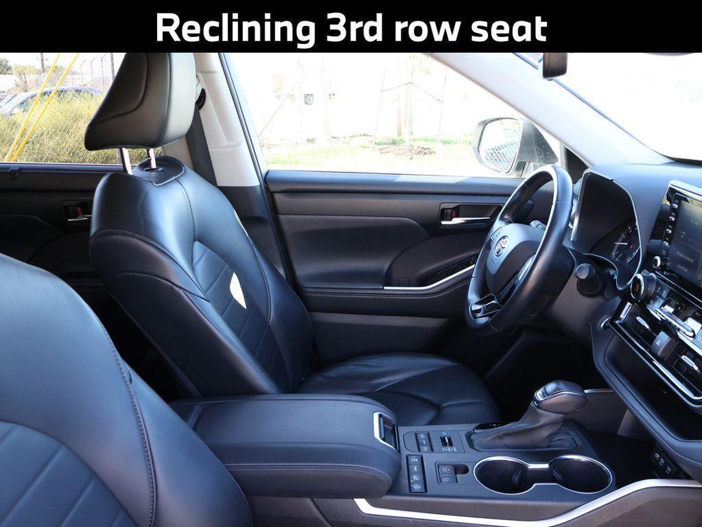 used 2021 Toyota Highlander car, priced at $29,992