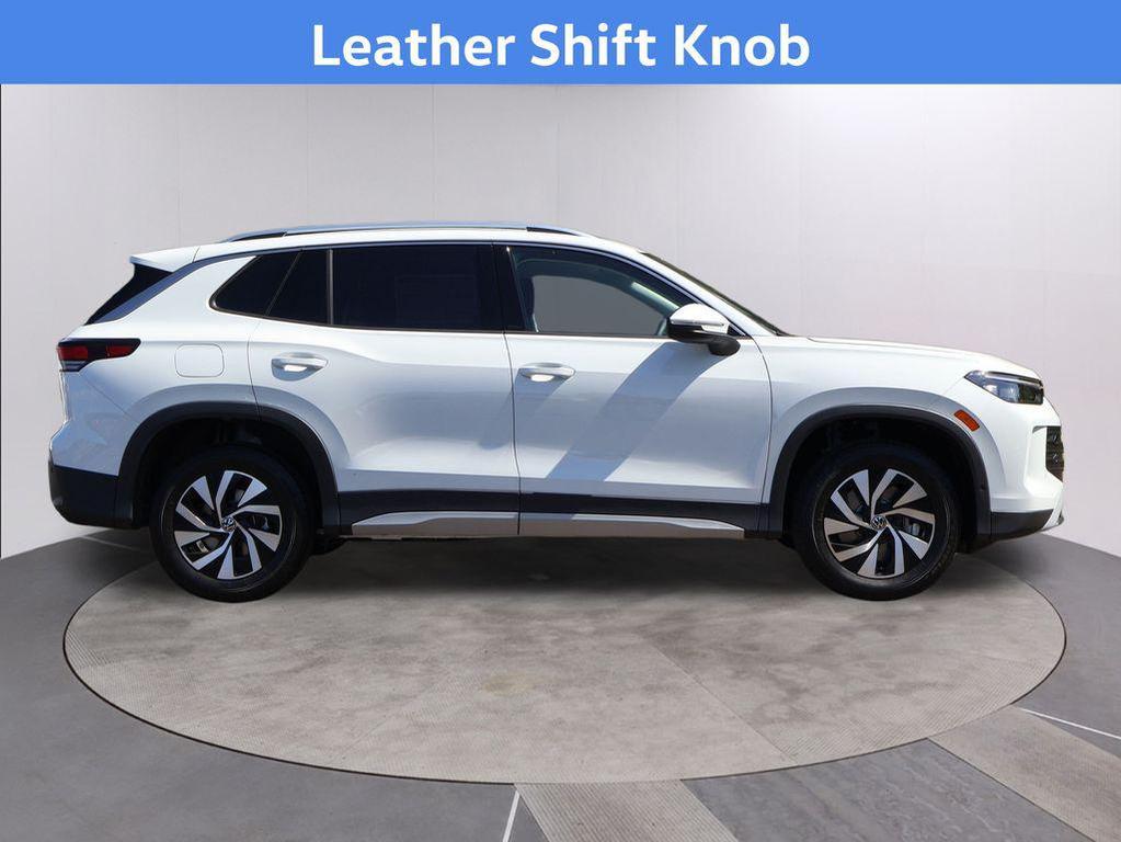 new 2025 Volkswagen Tiguan car, priced at $30,500