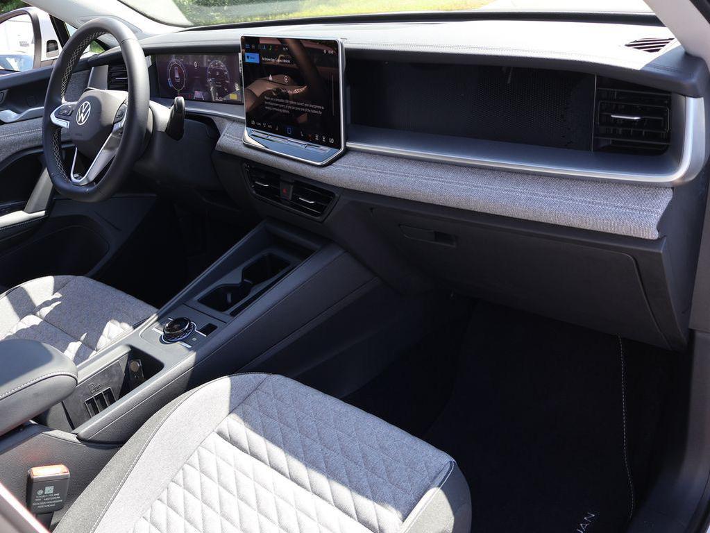 new 2025 Volkswagen Tiguan car, priced at $31,809