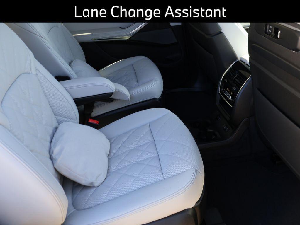 new 2026 BMW X7 car, priced at $95,475