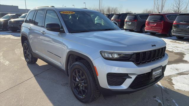 new 2025 Jeep Grand Cherokee car, priced at $42,882