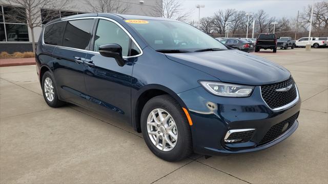 new 2025 Chrysler Pacifica car, priced at $40,719