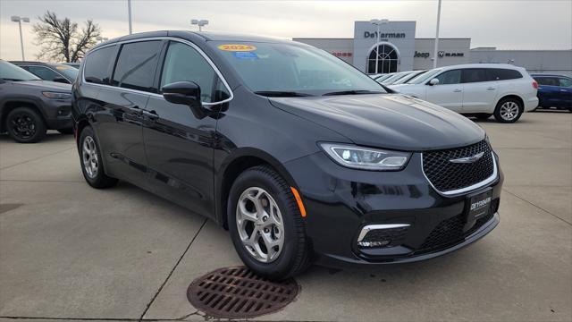 new 2024 Chrysler Pacifica car, priced at $44,486