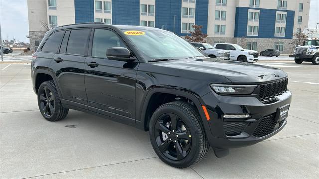 new 2025 Jeep Grand Cherokee car, priced at $48,756