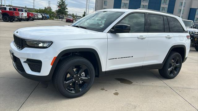 new 2024 Jeep Grand Cherokee car, priced at $43,779