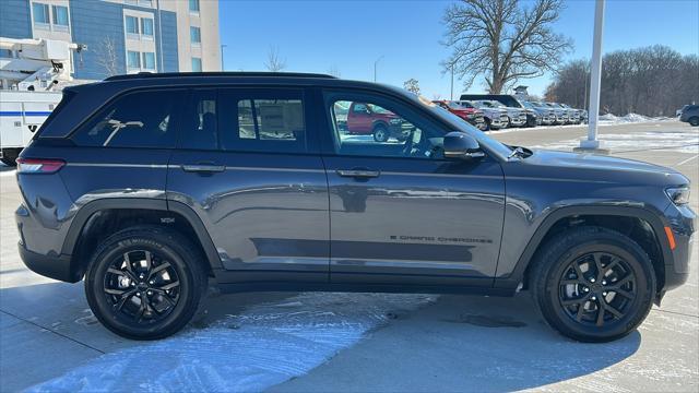 new 2025 Jeep Grand Cherokee car, priced at $42,882