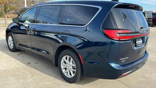 new 2025 Chrysler Pacifica car, priced at $43,373