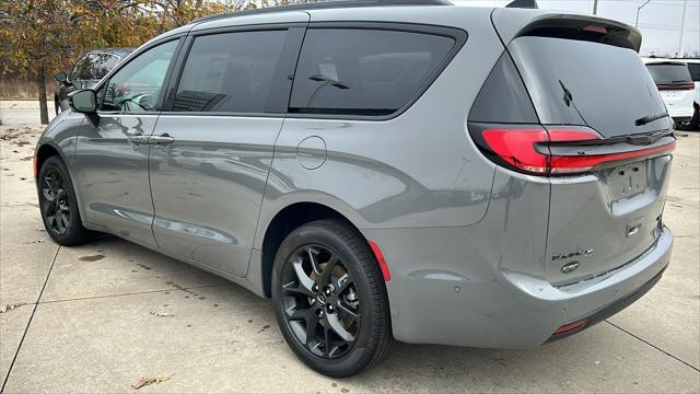 new 2025 Chrysler Pacifica car, priced at $52,629