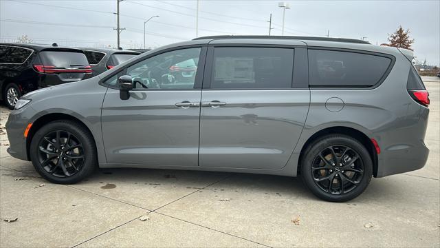 new 2025 Chrysler Pacifica car, priced at $52,629