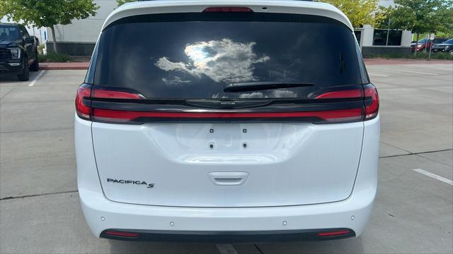 new 2024 Chrysler Pacifica car, priced at $46,407