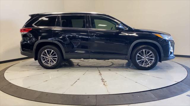 used 2019 Toyota Highlander car, priced at $25,900