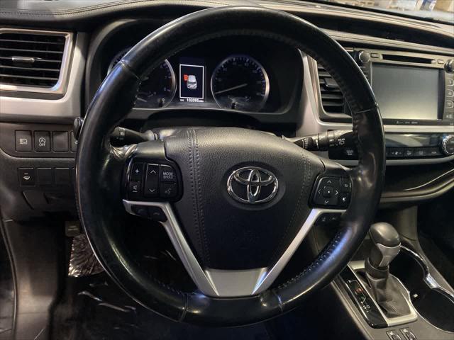 used 2019 Toyota Highlander car, priced at $25,900