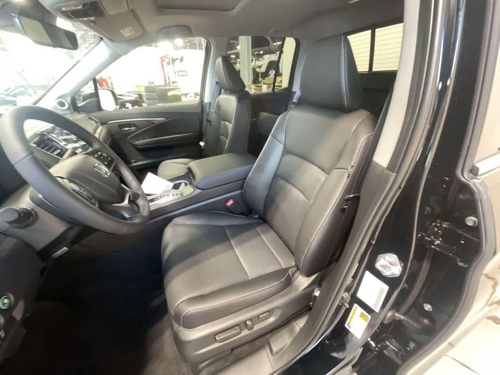 new 2025 Honda Ridgeline car, priced at $42,180