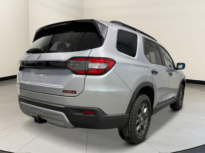 new 2025 Honda Pilot car, priced at $47,895