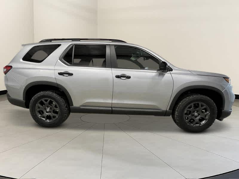 new 2025 Honda Pilot car, priced at $47,895
