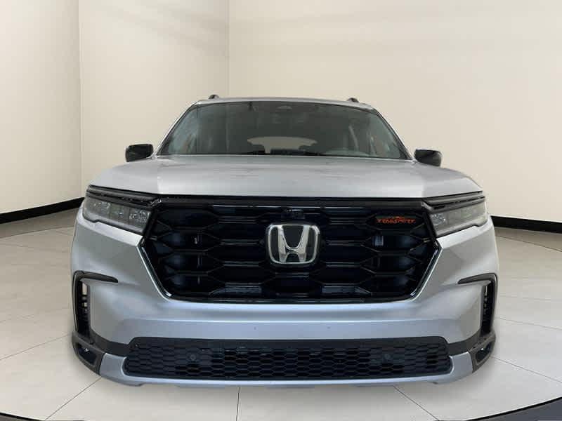 new 2025 Honda Pilot car, priced at $47,895