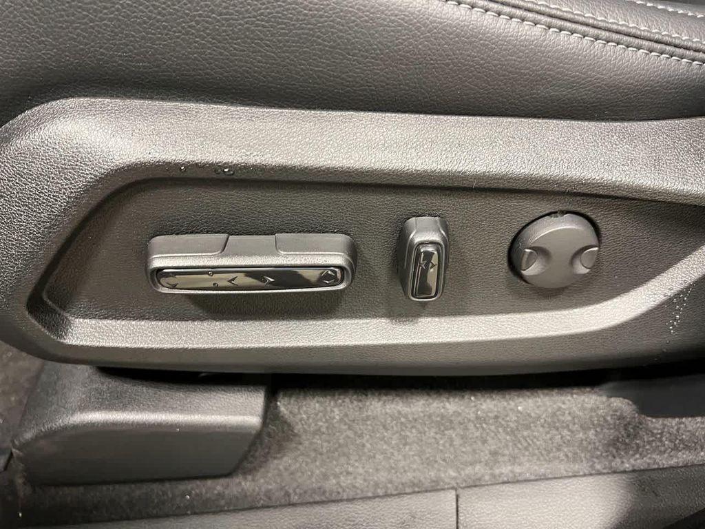 new 2025 Honda Pilot car, priced at $48,550