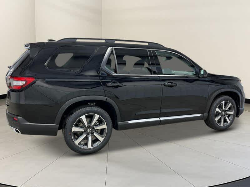 new 2025 Honda Pilot car, priced at $52,575