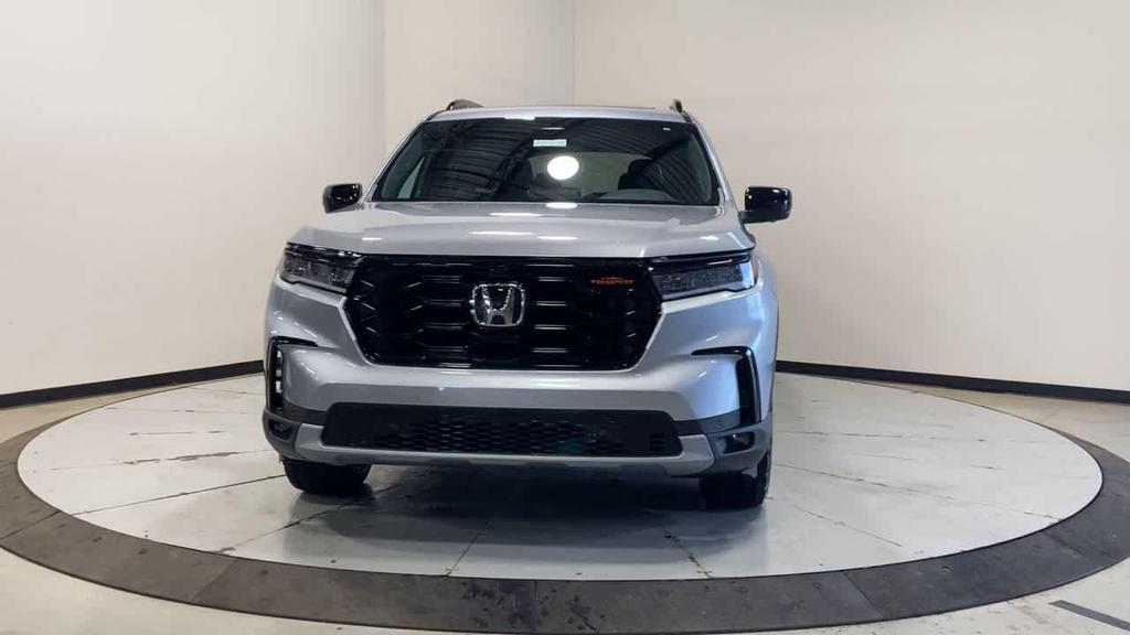 new 2025 Honda Pilot car, priced at $48,495