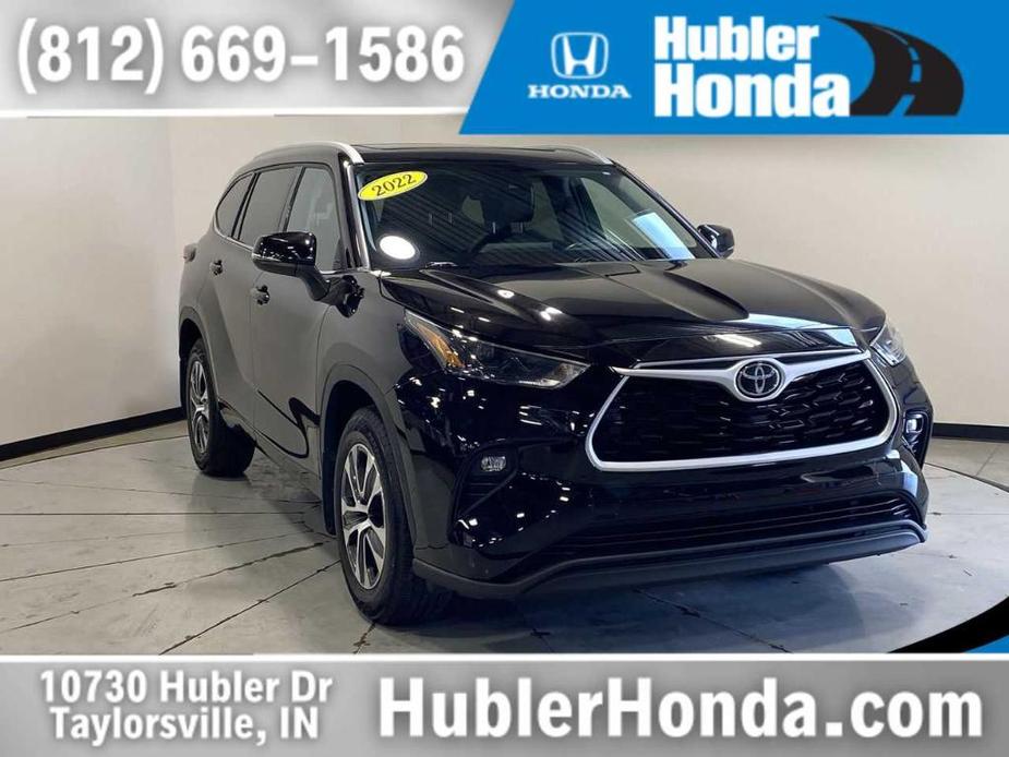 used 2022 Toyota Highlander car, priced at $35,206