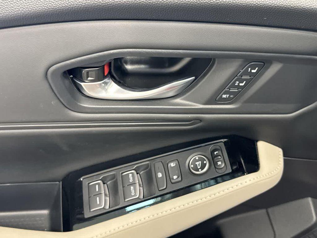 used 2023 Honda Accord Hybrid car, priced at $31,084
