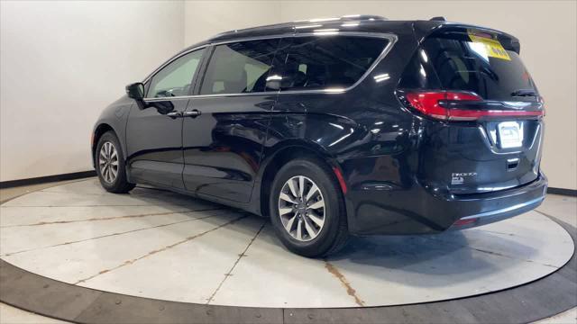 used 2021 Chrysler Pacifica Hybrid car, priced at $23,621
