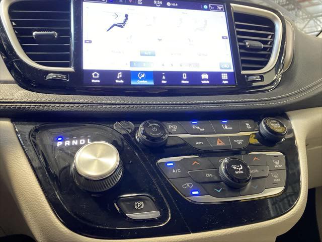 used 2021 Chrysler Pacifica Hybrid car, priced at $23,621