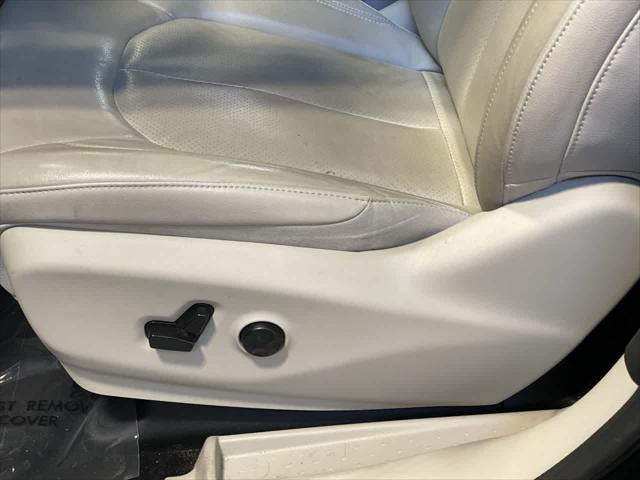 used 2021 Chrysler Pacifica Hybrid car, priced at $23,621