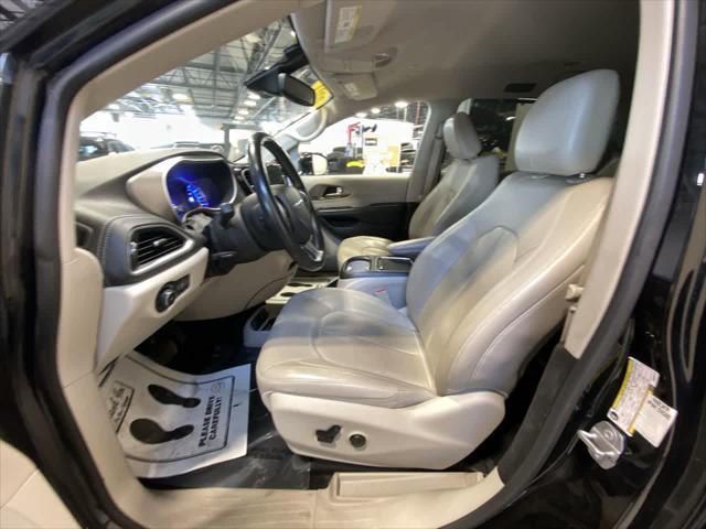 used 2021 Chrysler Pacifica Hybrid car, priced at $23,621