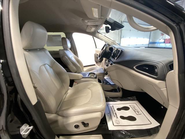 used 2021 Chrysler Pacifica Hybrid car, priced at $23,621