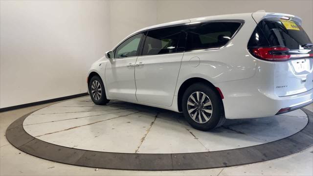 used 2022 Chrysler Pacifica Hybrid car, priced at $24,255