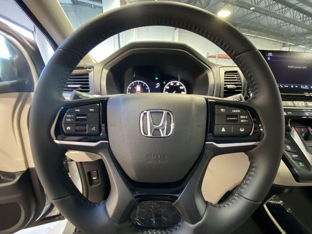 new 2025 Honda Odyssey car, priced at $46,005