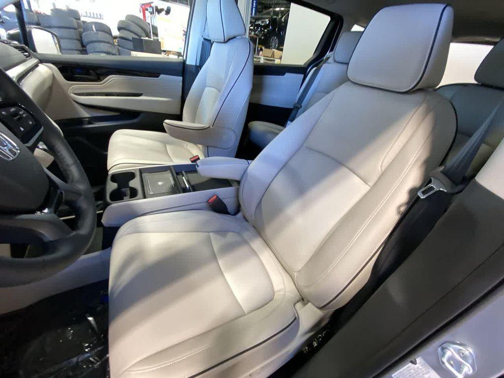 new 2025 Honda Odyssey car, priced at $46,005